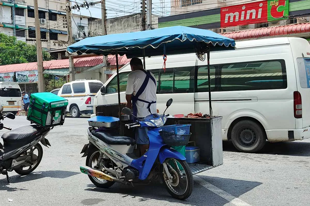 Ayutthaya street vendor