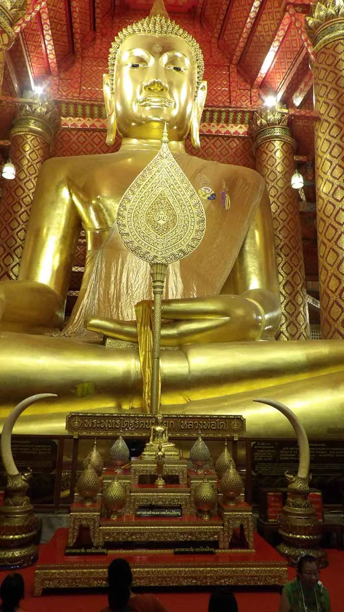 Wat Panan Choeng Golden Buddha, Ayutthaya, Thailand